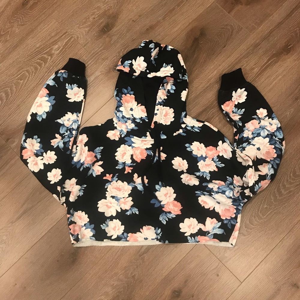 Cropped Hoodie with Flowers
